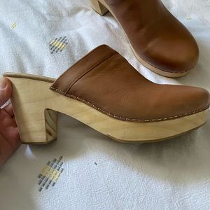 Free people clogs